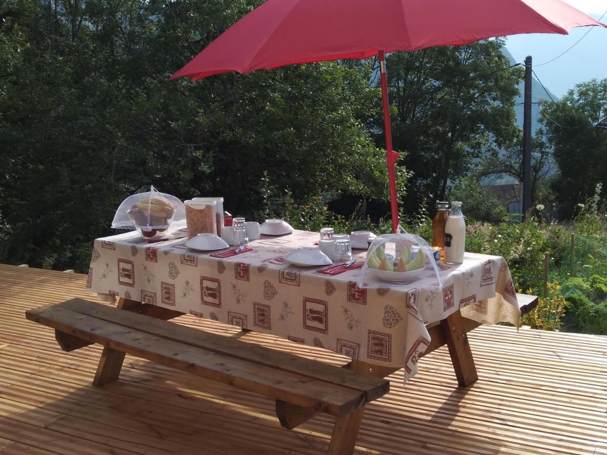 Le Petit Chalet-Leard Jarrier 外观 照片