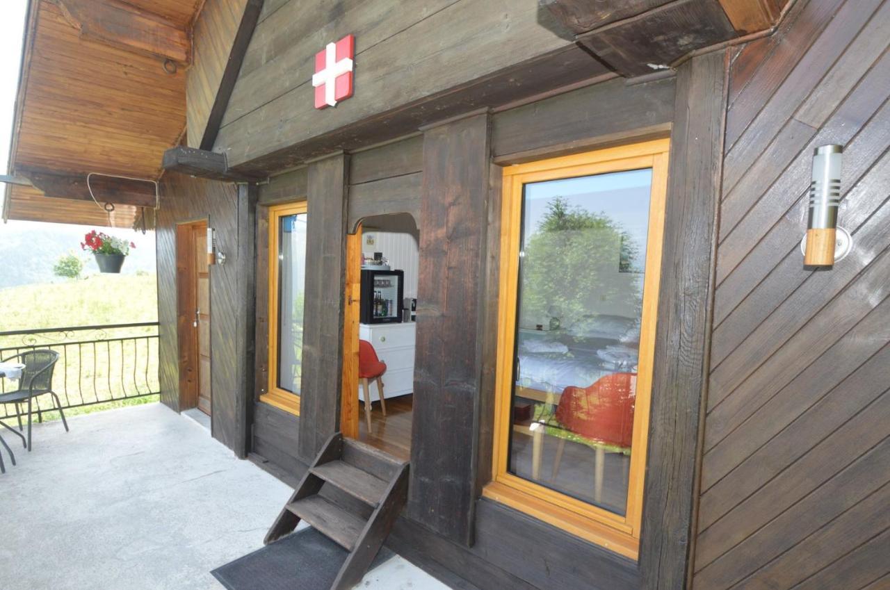 Le Petit Chalet-Leard Jarrier 外观 照片